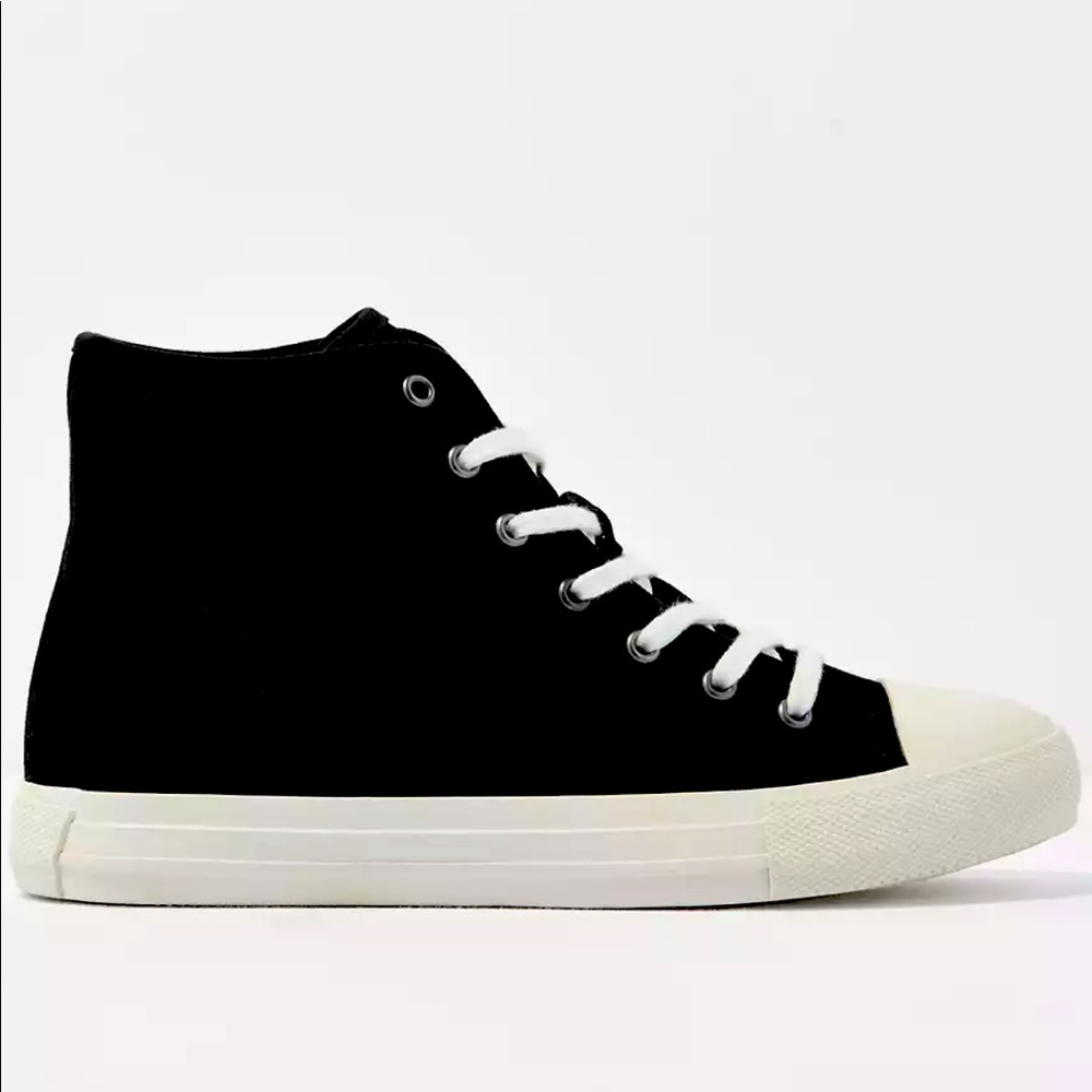 American Eagle High-Top Sneaker